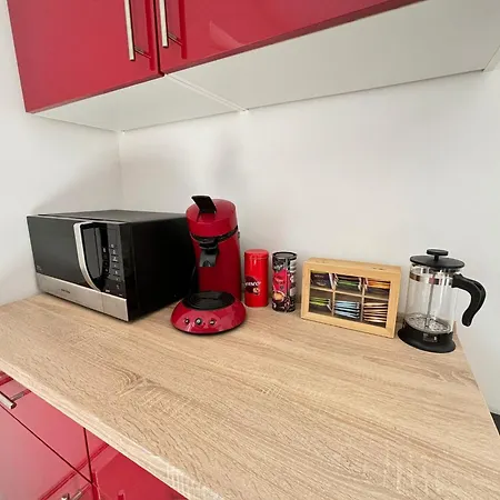 110qm- 4 - Free Private Parking- Free Fast Wifi - Kitchen - Near Wood- A Part Time Walsrode