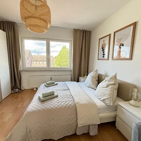 110qm- 4 - Free Private Parking- Free Fast Wifi - Kitchen - Near Wood- A Part Time * Walsrode