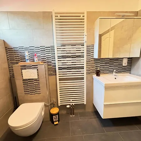 110qm- 4 - Free Private Parking- Free Fast Wifi - Kitchen - Near Wood- A Part Time Daire Walsrode