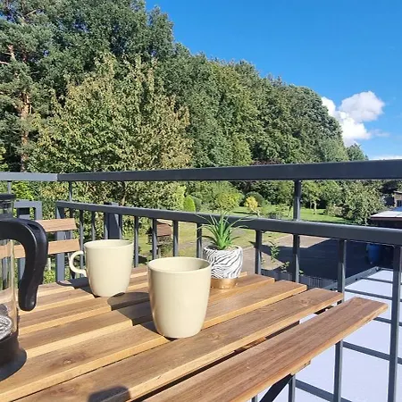 110qm- 4 - Free Private Parking- Free Fast Wifi - Kitchen - Near Wood- A Part Time *