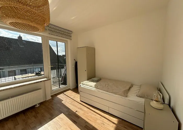 شقة 110qm- 4 - Free Private Parking- Free Fast Wifi - Kitchen - Near Wood- A Part Time فالسروده