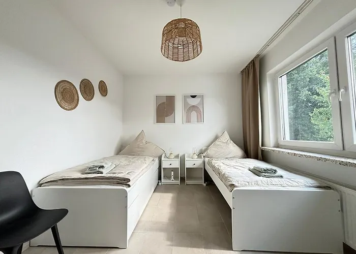 110qm- 4 - Free Private Parking- Free Fast Wifi - Kitchen - Near Wood- A Part Time فالسروده