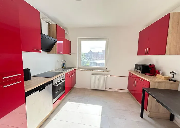 110qm- 4 - Free Private Parking- Free Fast Wifi - Kitchen - Near Wood- A Part Time Lejlighed