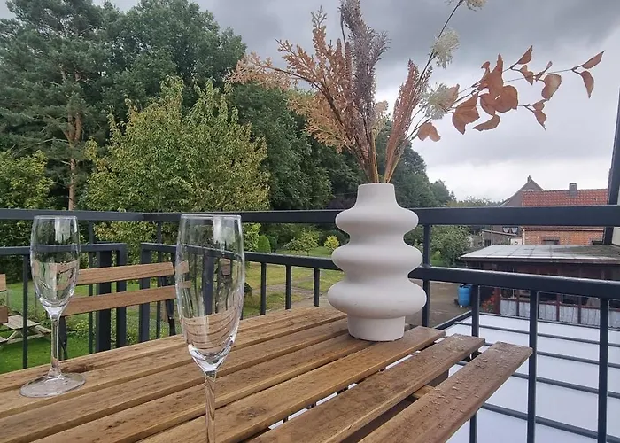 110qm- 4 - Free Private Parking- Free Fast Wifi - Kitchen - Near Wood- A Part Time
