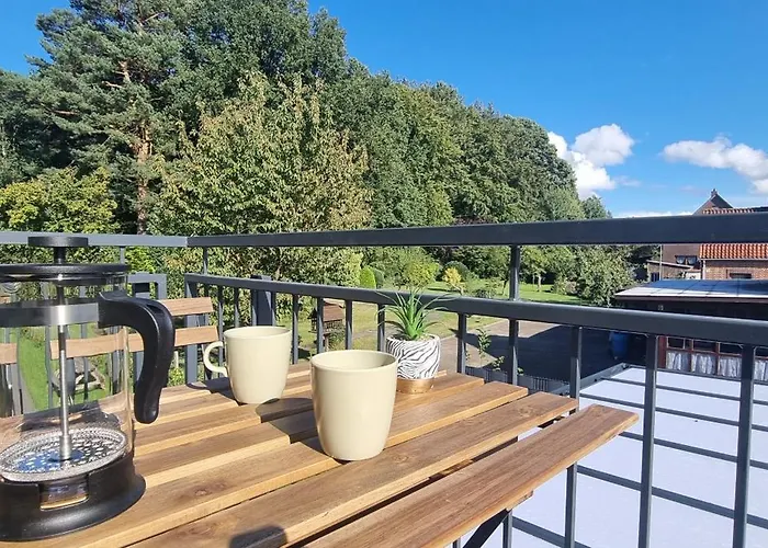 110qm- 4 - Free Private Parking- Free Fast Wifi - Kitchen - Near Wood- A Part Time *